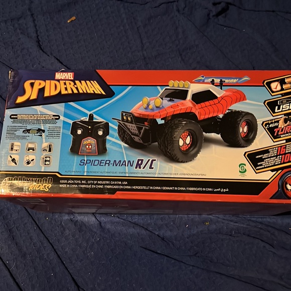 Marvel Spider-Man R/C - Picture 2 of 4